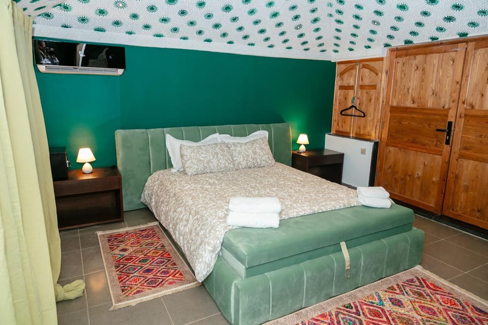 Bed, Photo of the whole room, Bedroom, towels, wardrobe