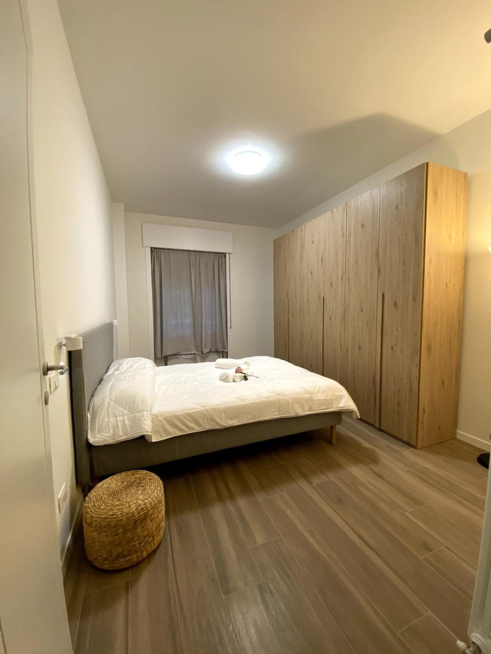 Bed, Photo of the whole room, Bedroom, wardrobe