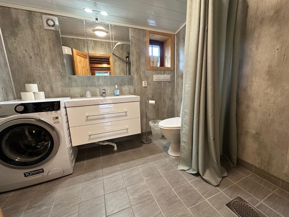 Bathroom, washing machine