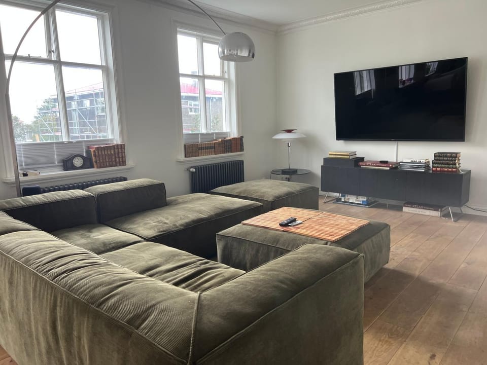 Communal lounge/ TV room, TV and multimedia, Evening entertainment