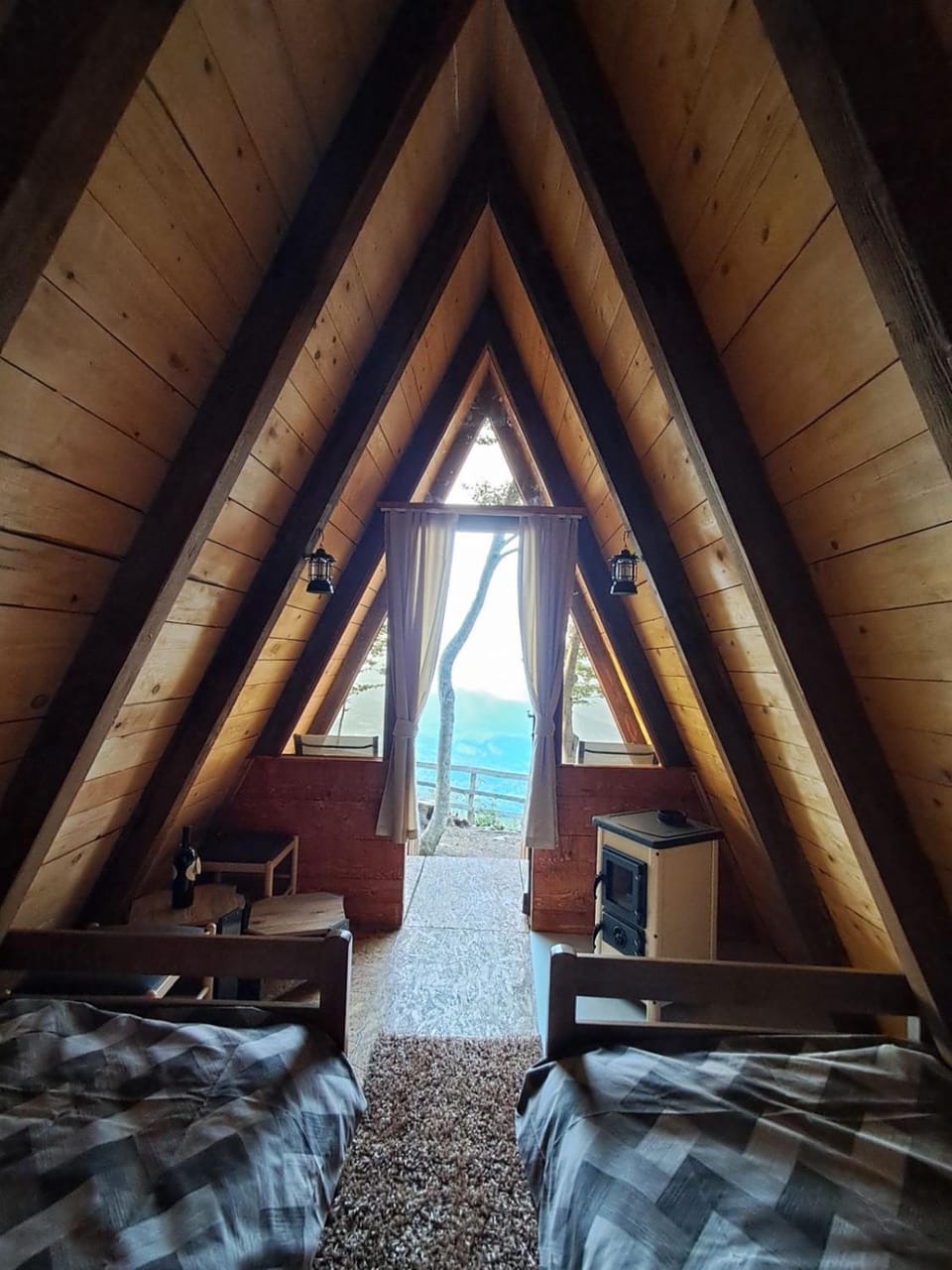 Bed, Photo of the whole room, Seating area, Bedroom