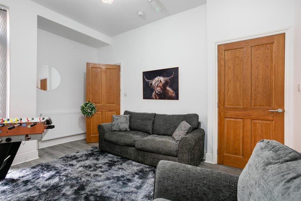 Game Room, Living room