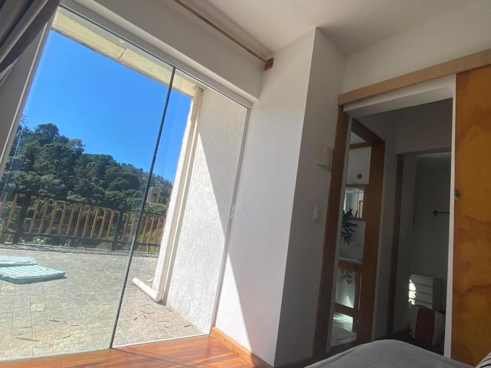 Refúgio com vista para mata Villa in Campos do Jordão