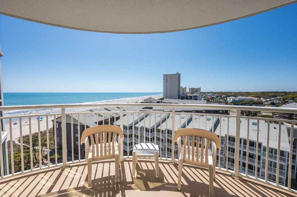 Great Views & Pools Nice Avista Resort Oceanfront House in North Myrtle Beach