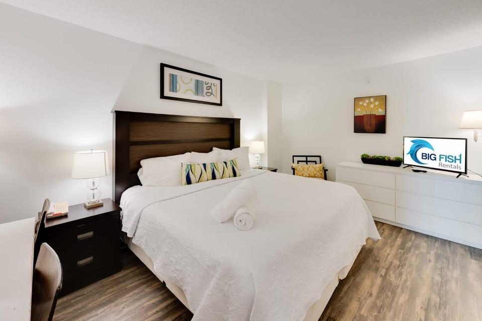8th Floor wStunning Views Contemporary Oceanfront House in North Myrtle Beach