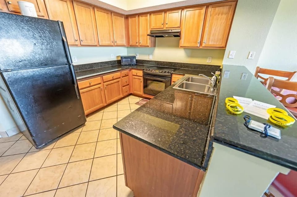 2BR Pools, Direct Oceanfront Views, Handicap, Nice House in Myrtle Beach