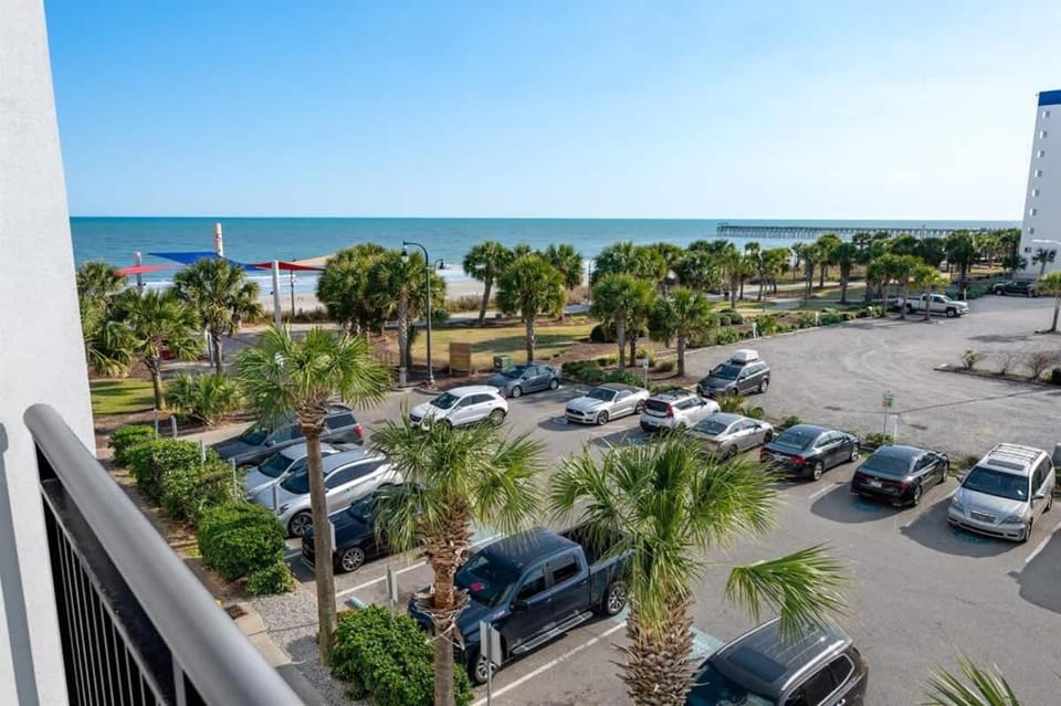 Large Oceanview, Boardwalk Central Great Location House in Myrtle Beach