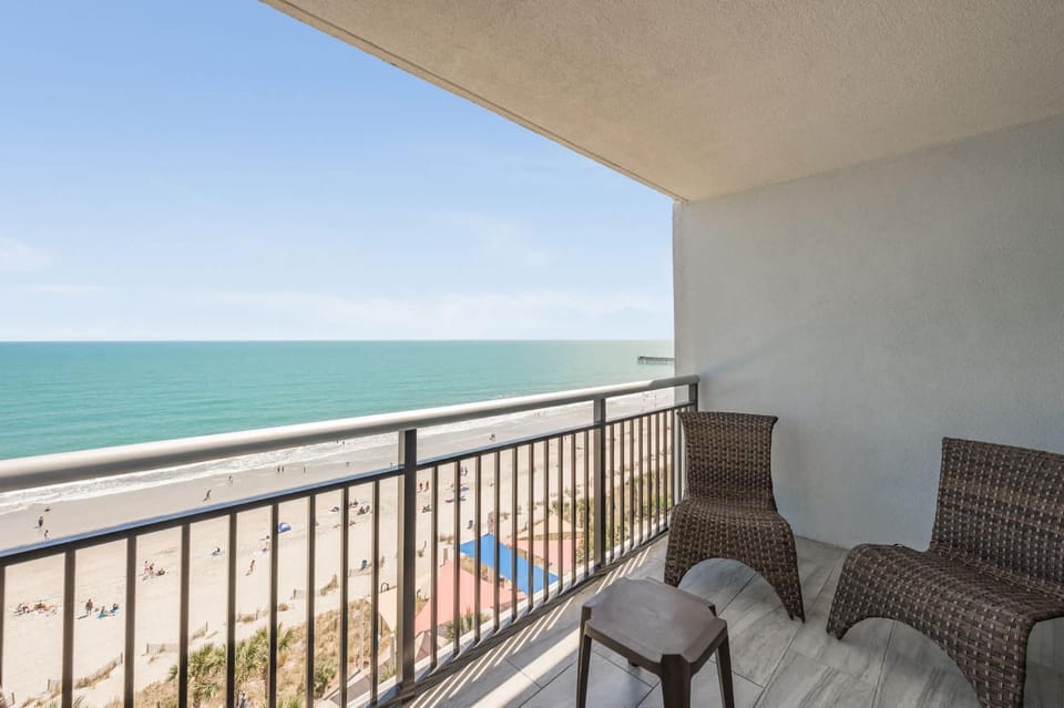 Direct View on Boardwalk, Centrally Located, Pools House in Myrtle Beach