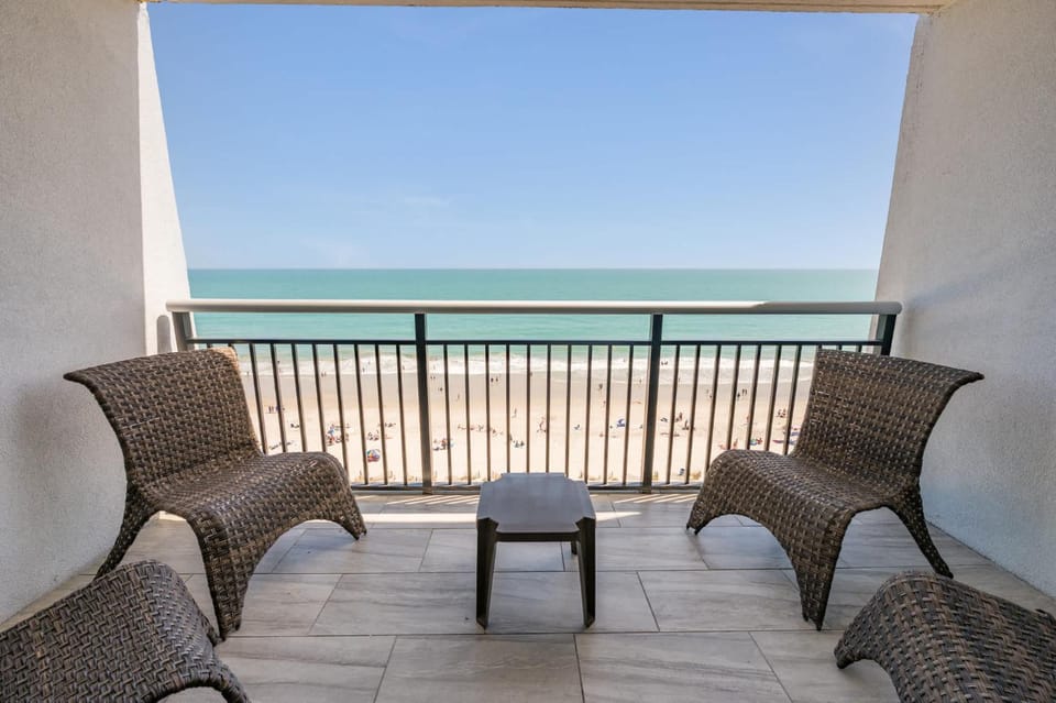 Direct View on Boardwalk, Centrally Located, Pools House in Myrtle Beach