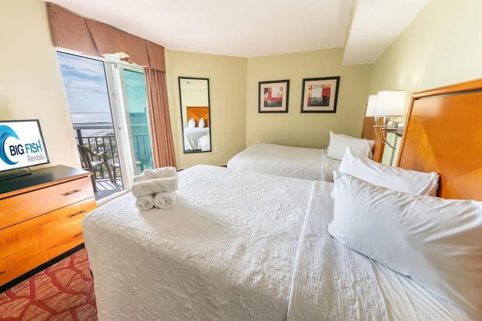 2BR with Pools, Views, Direct Oceanfront, Bay View House in Myrtle Beach