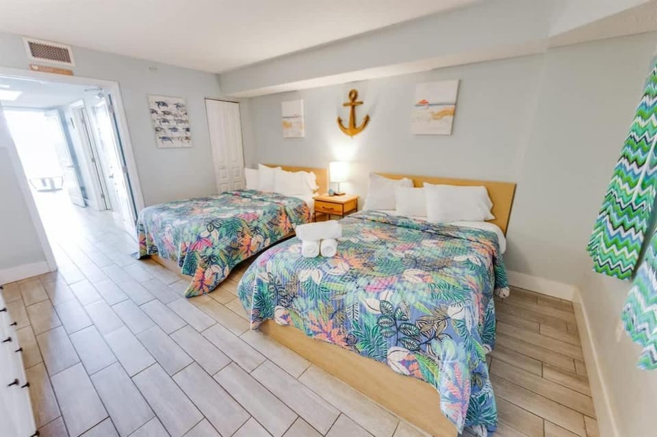 New Direct Ocean Front,Low Floor,Pools,Great Views House in North Myrtle Beach