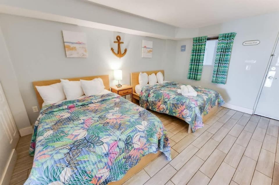 New Direct Ocean Front,Low Floor,Pools,Great Views House in North Myrtle Beach