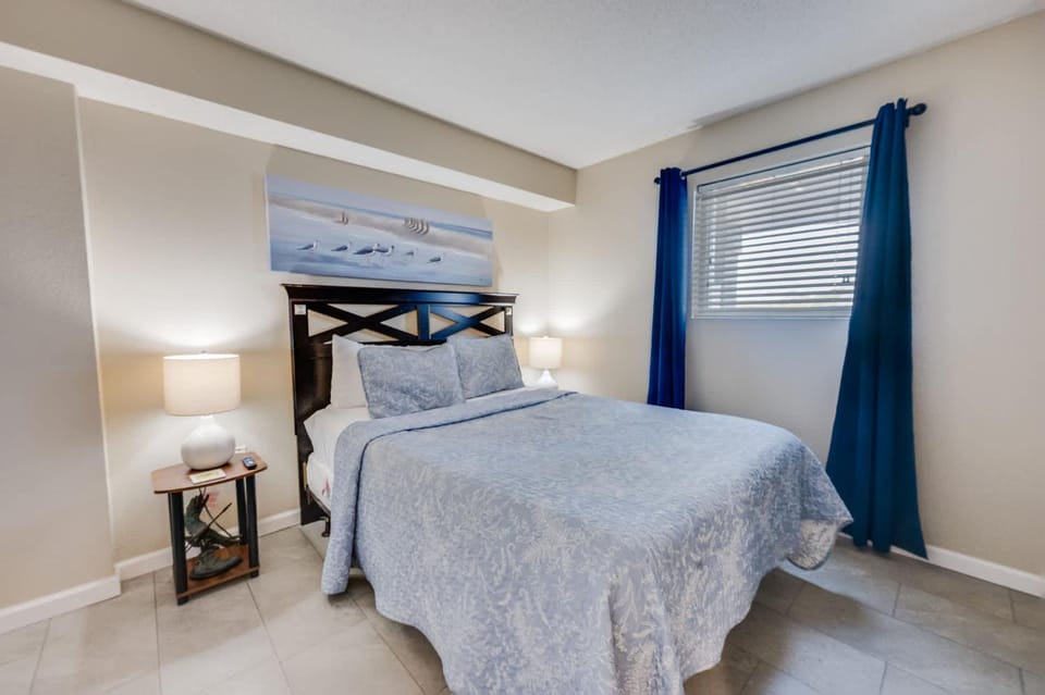 Amazing Baywatch 3BR w Pools Direct Ocean Front House in North Myrtle Beach