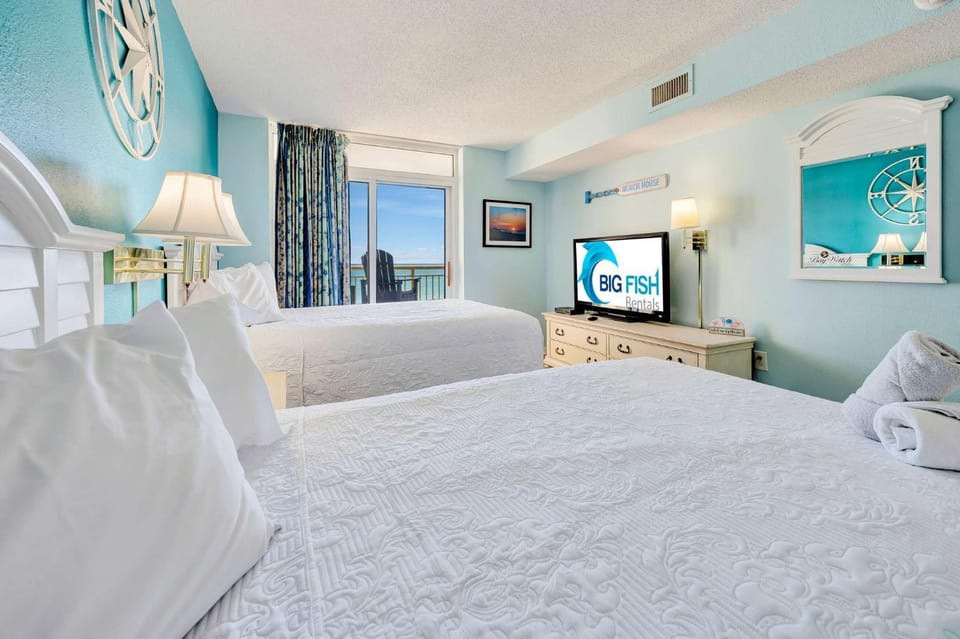 Baywatch Updated w Direct Ocean Front View, Pools House in Atlantic Beach