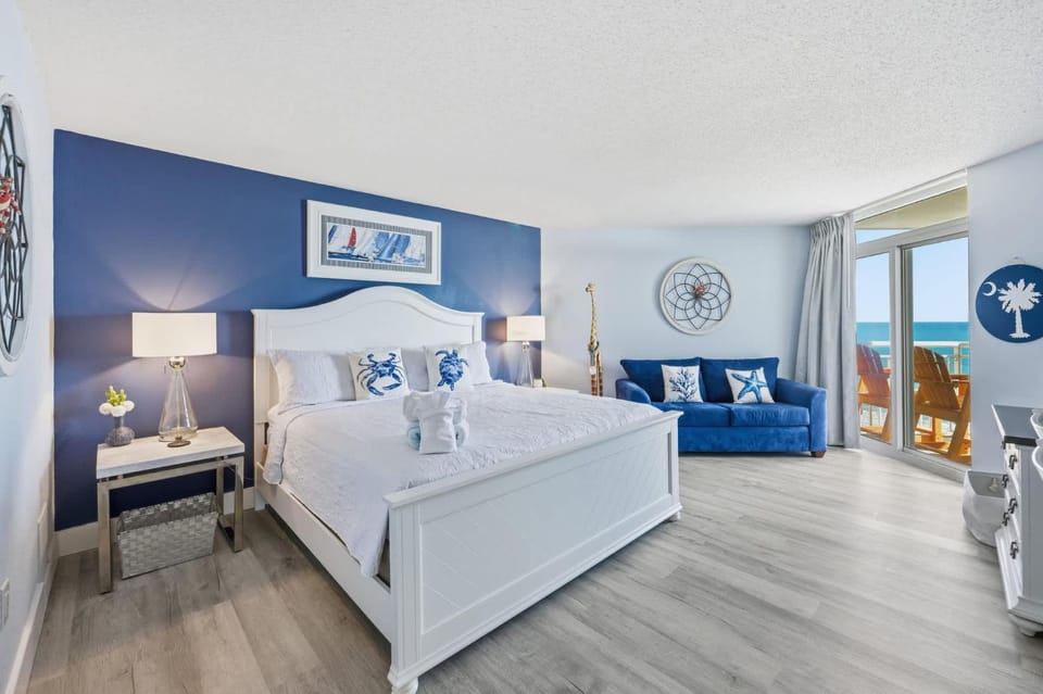 NEW Baywatch Renovated w Direct Oceanfront Views House in Atlantic Beach