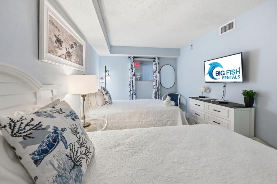 NEW Baywatch Renovated w Direct Oceanfront Views House in Atlantic Beach