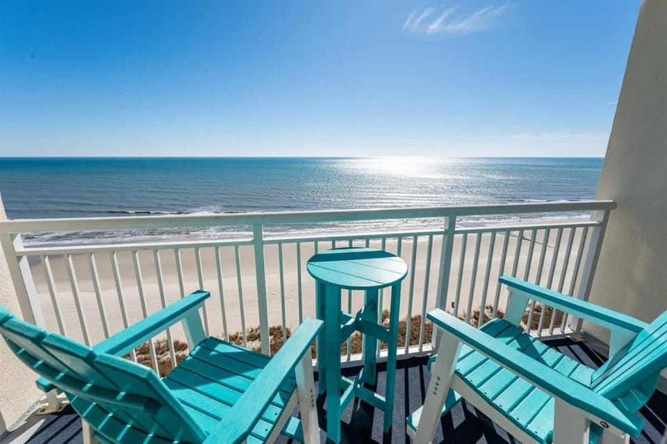 Amazing Beachfront 1Bedroom at Bay Watch with Pool House in North Myrtle Beach