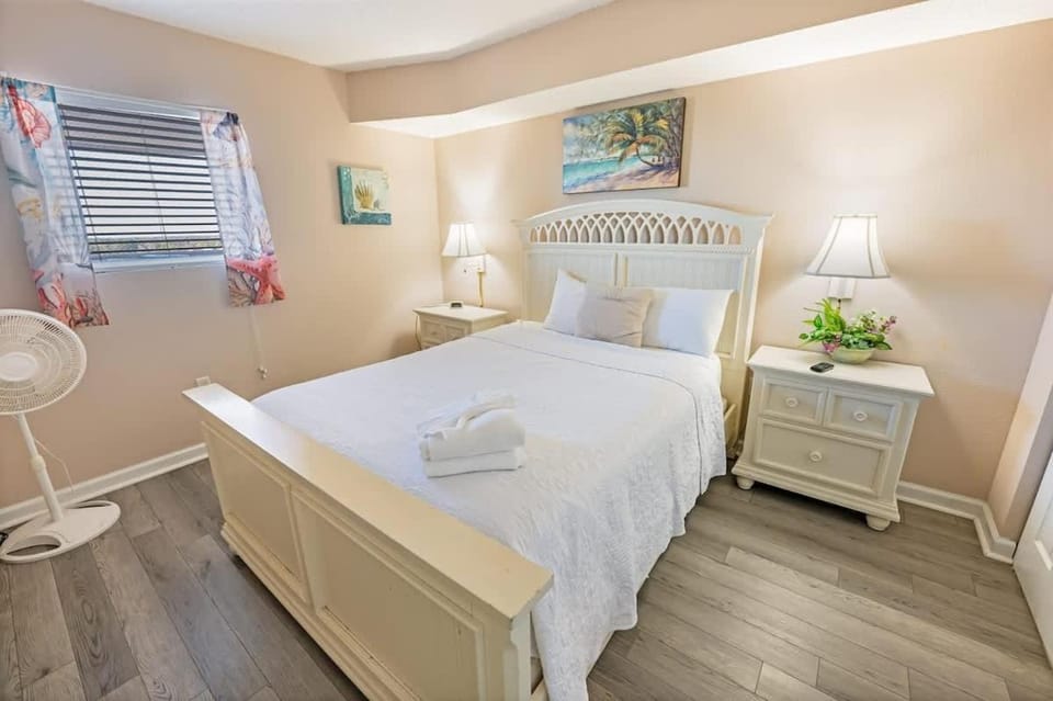 Stunning Resort condo with hot tub & Beach Access House in Atlantic Beach