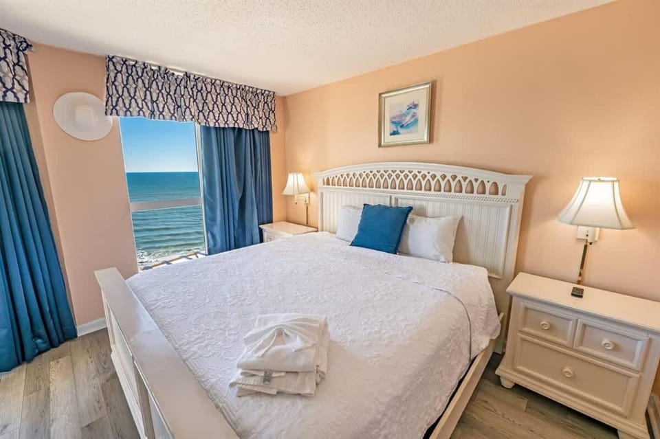 Stunning Resort condo with hot tub & Beach Access House in Atlantic Beach