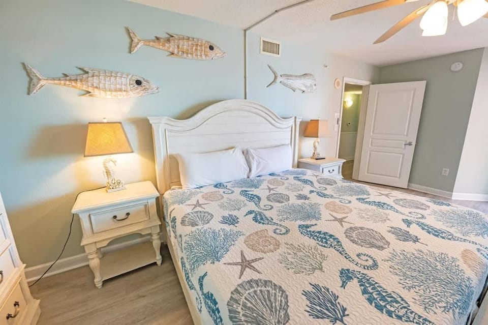 Amazing Bay Watch condo with Nice hot tub & pools House in North Myrtle Beach