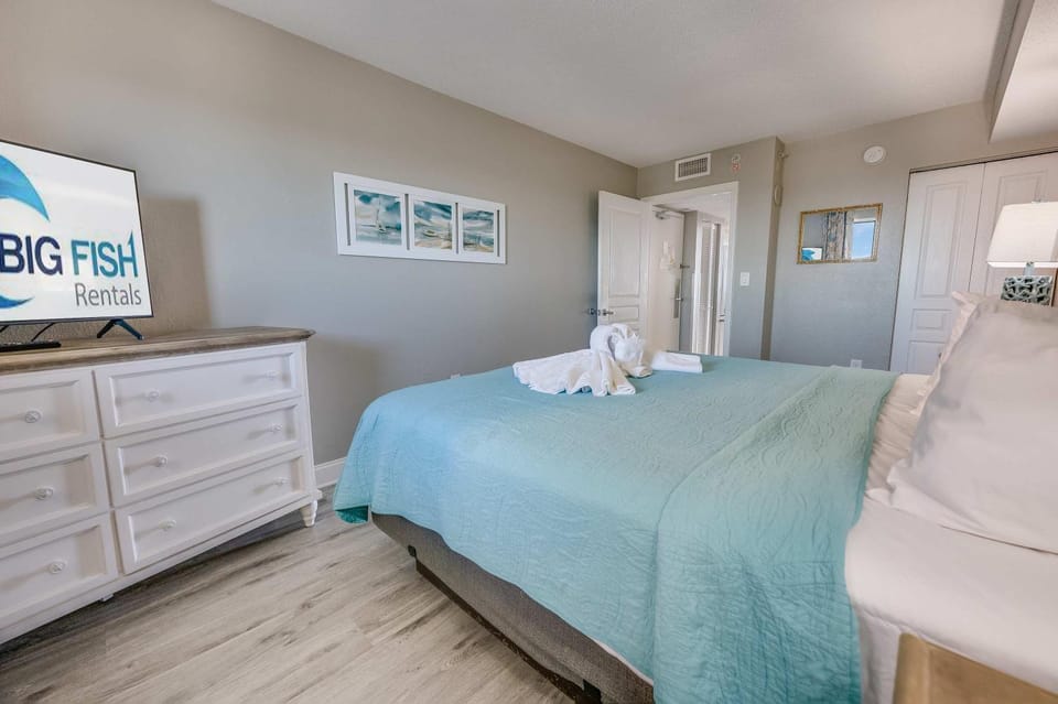 Direct Oceanfront with King Bed,Pools,Amazing View House in Atlantic Beach
