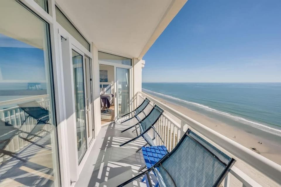 Newly Remodeled, Baywatch, Ocean Front, 19th Floor House in North Myrtle Beach