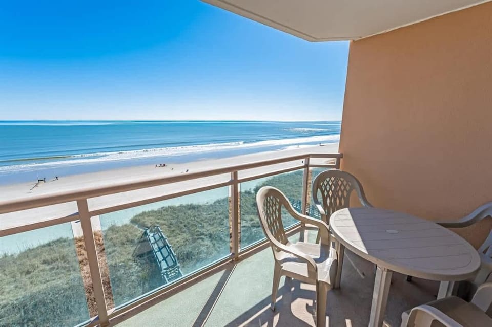 Bahama Sands, Direct Oceanfront Views, Nice, Pools House in North Myrtle Beach
