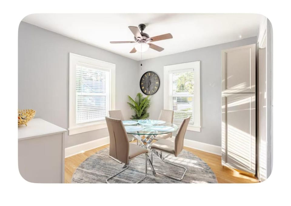 Seating area, Dining area