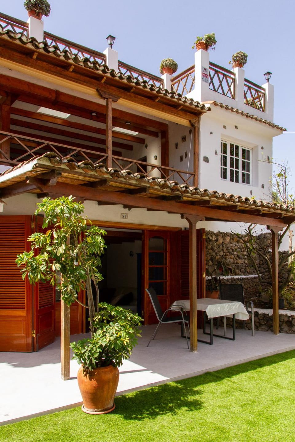 Property building, Patio, Spring, Day, Garden, Garden view