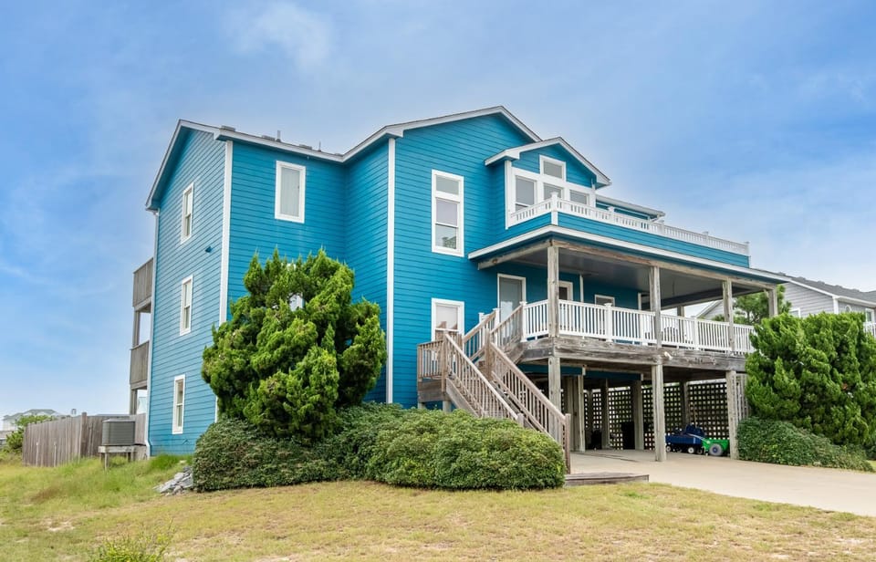 H&H III - Kitty Hawk MP 2.5, Ocean View, 250 Ft to Beach, Elevator, Pool, Hot Tub, Pool Table House in Kitty Hawk