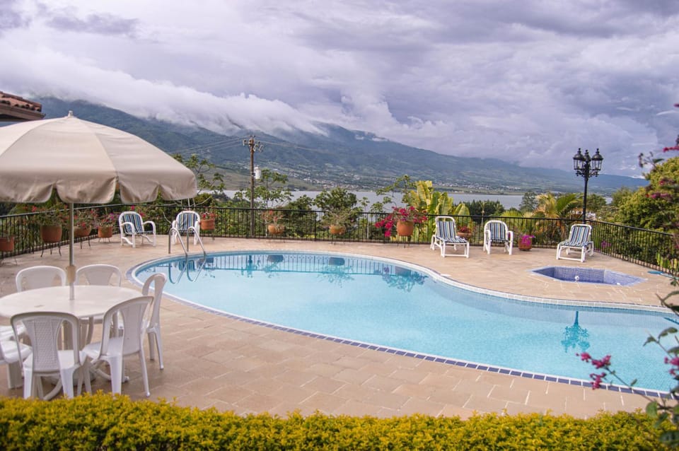 Casa Finca Los Pinos Tia Nora House in Calima