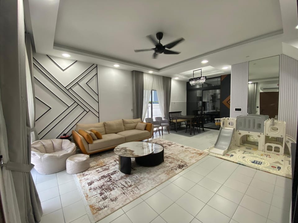TV and multimedia, Living room, Seating area, Dining area