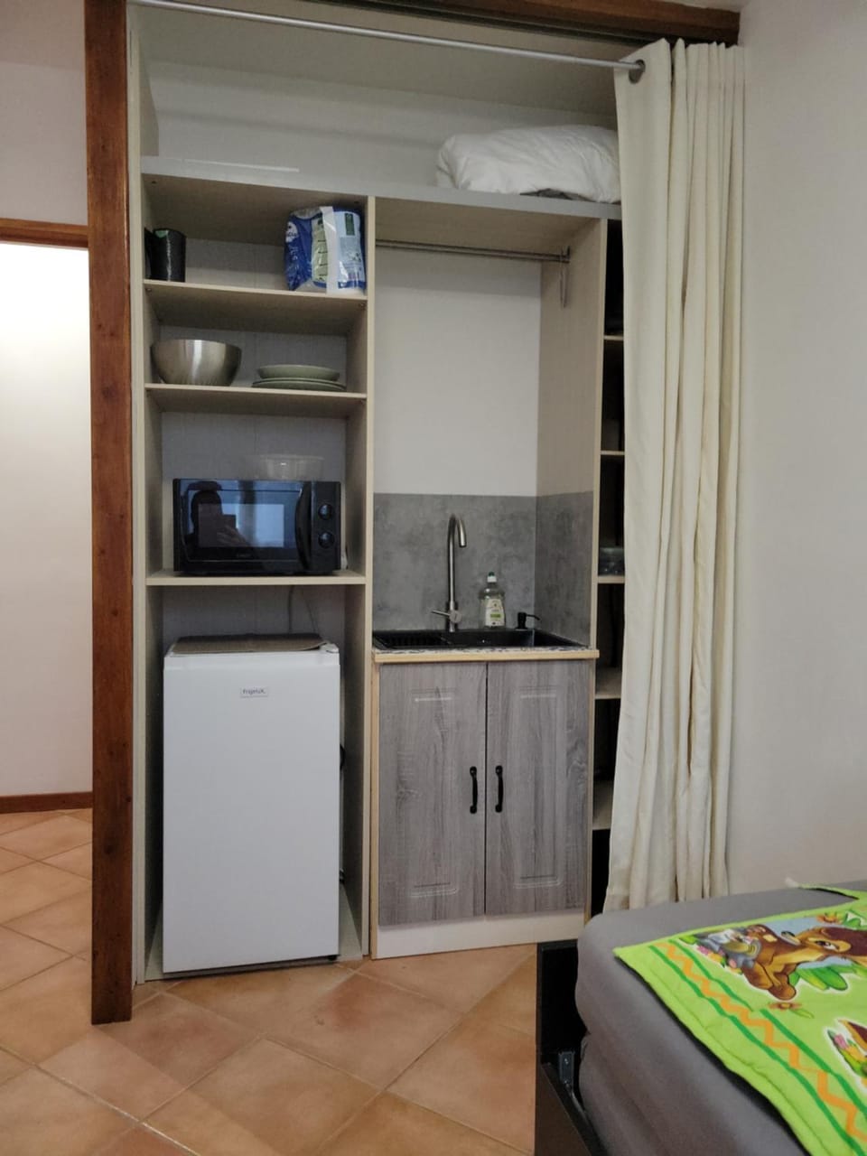 Kitchen or kitchenette