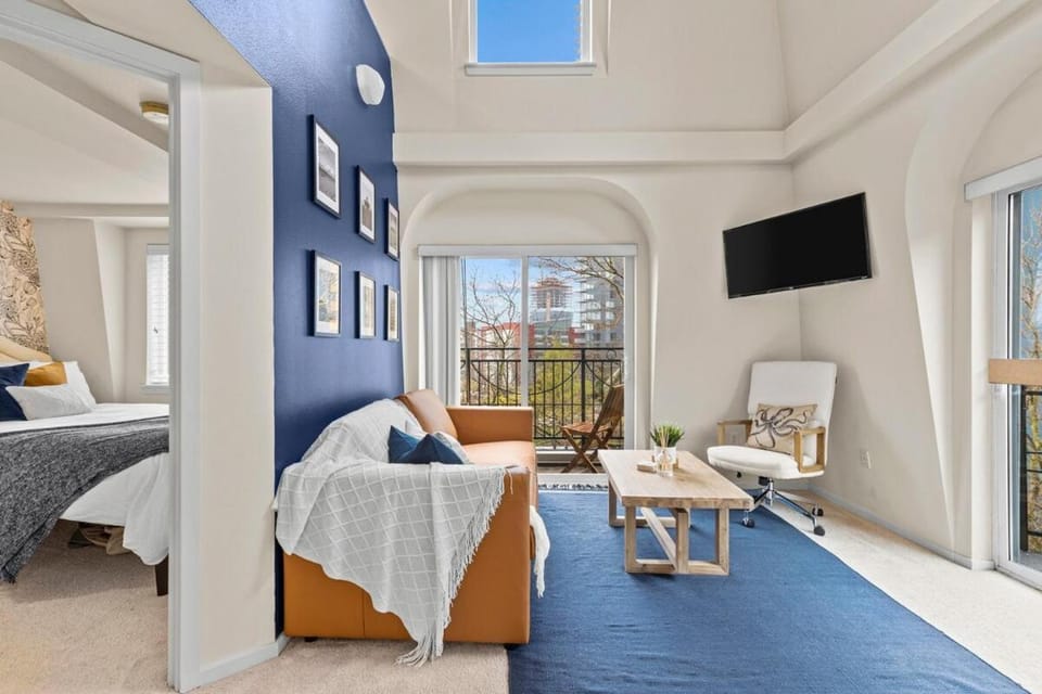 Emerald City Penthouse Apartment in Belltown
