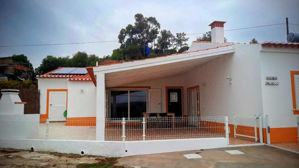 Property building, Quiet street view