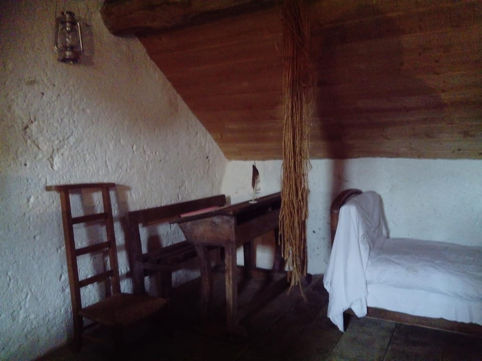 Bed, Bedroom, Internal: Not applicable to any particular room