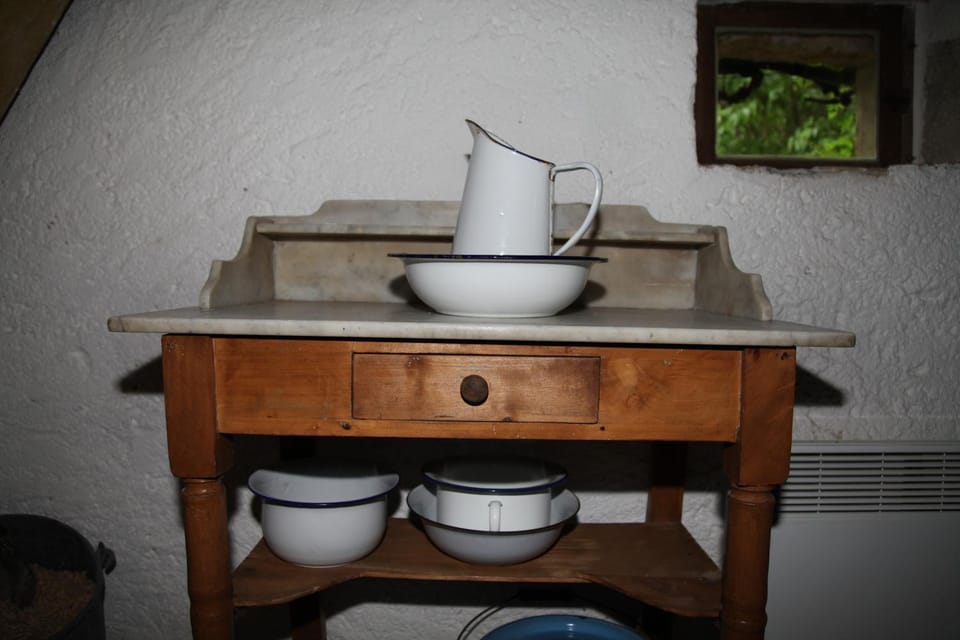 Bathroom, Decorative detail