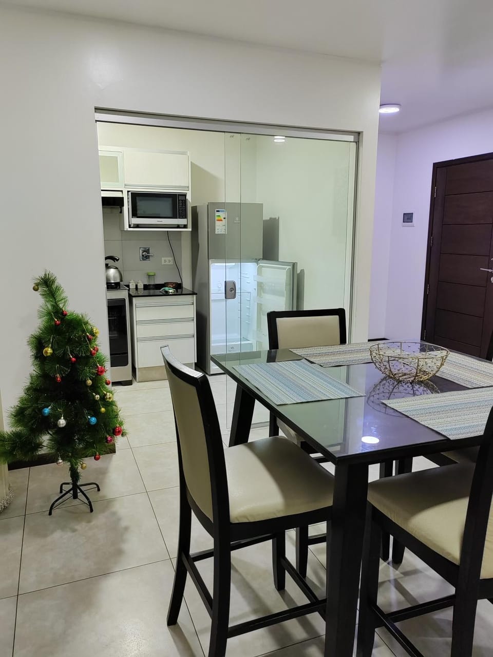 Kitchen or kitchenette, Dining area, dishwasher