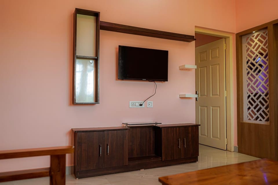 TV and multimedia, wardrobe