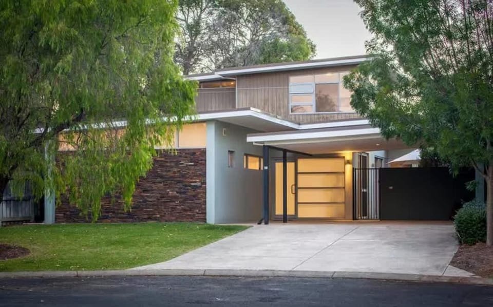 Breezy Bay Retreat - Family Haven near Town and Beach House in Dunsborough