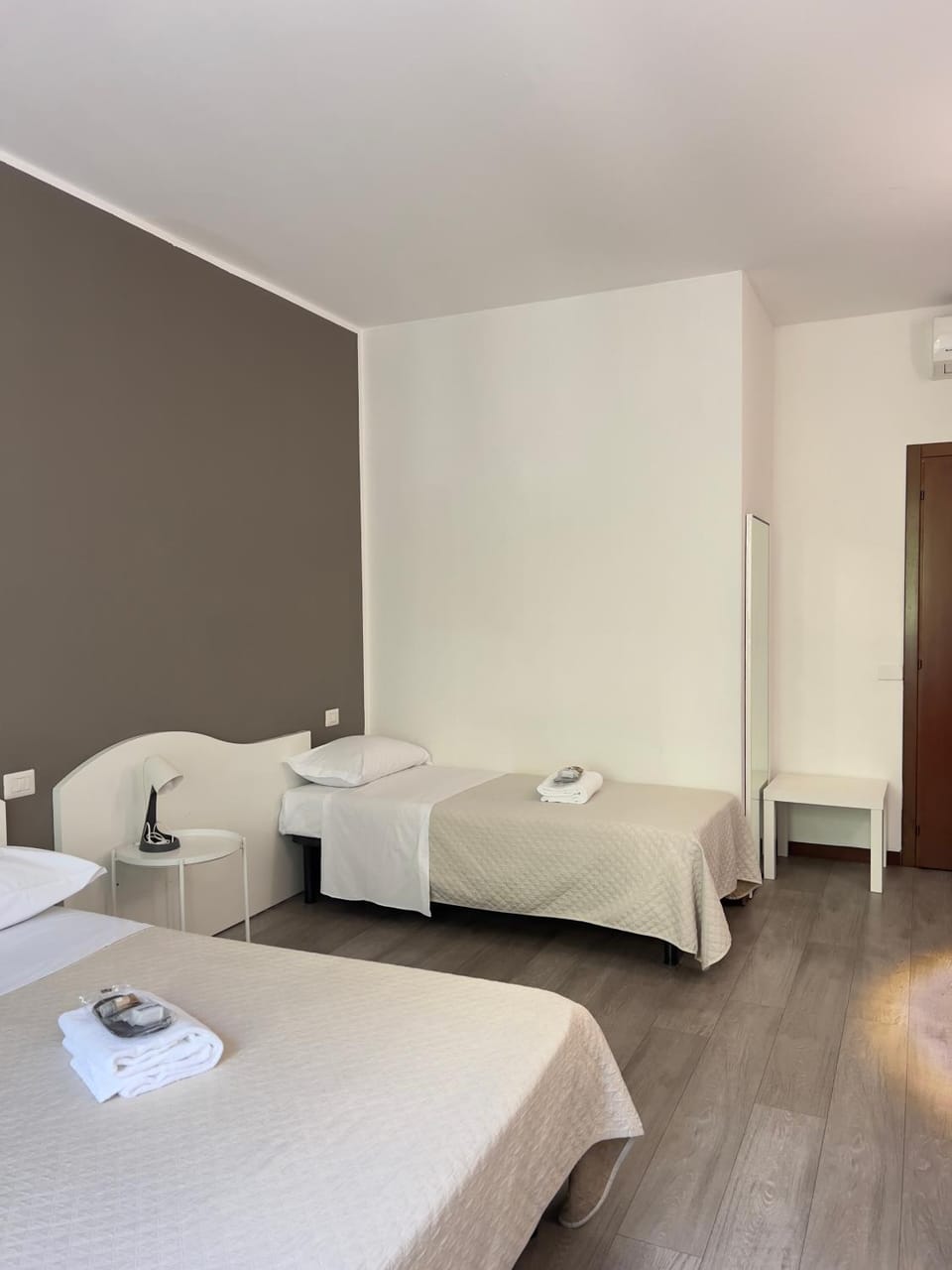 Guest House Brianza Room Bed and Breakfast in Milan