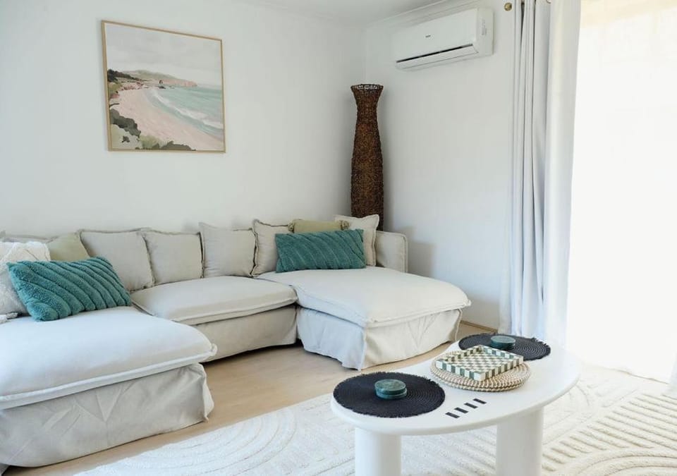 Communal lounge/ TV room, TV and multimedia, Lounge or bar