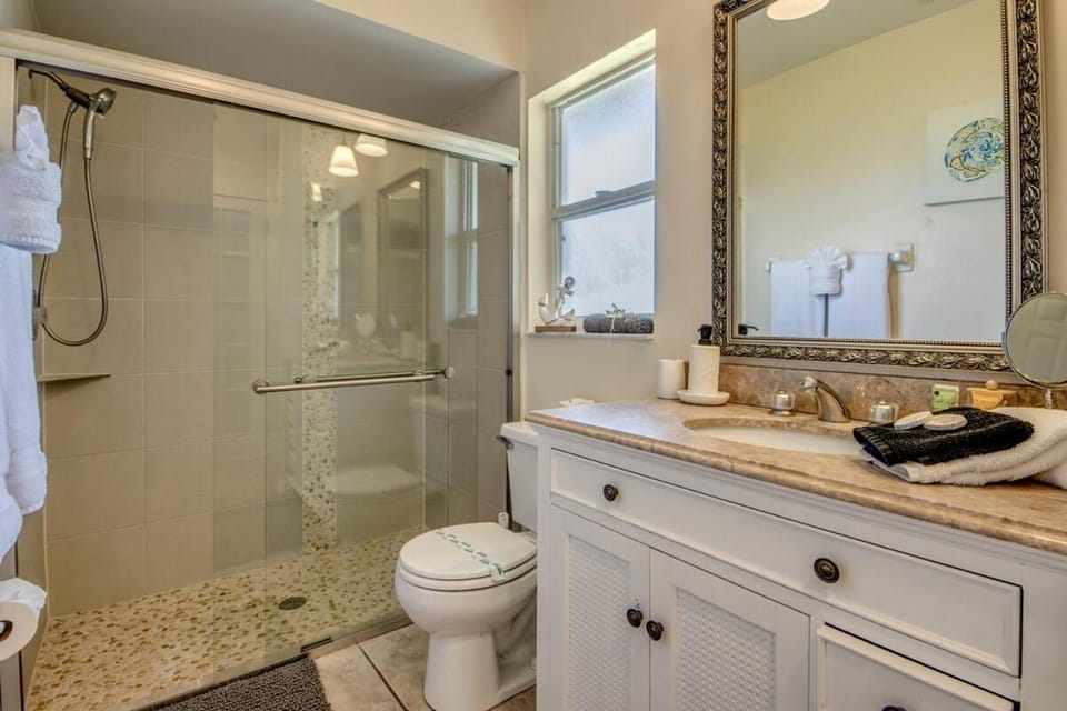 Pool - BBQ - Fire Pit - Private Backyard - House Cozy Casa House in Cape Coral
