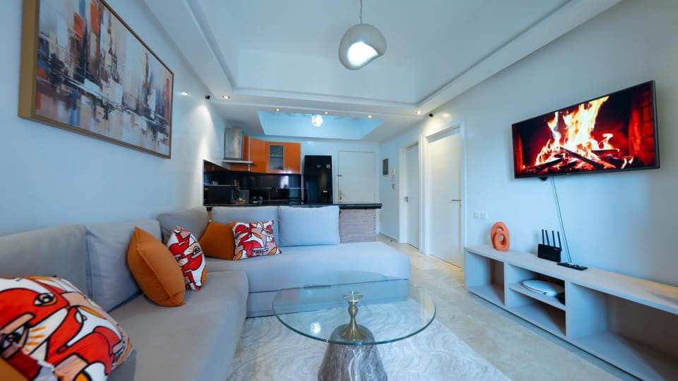 Communal lounge/ TV room, TV and multimedia, minibar
