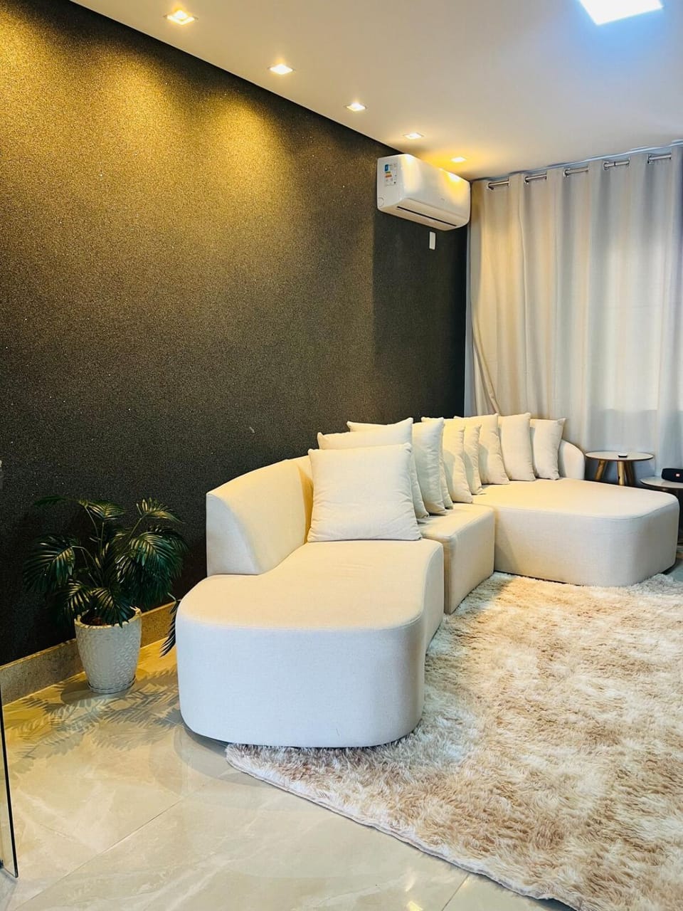 Living room, Seating area, air conditioner
