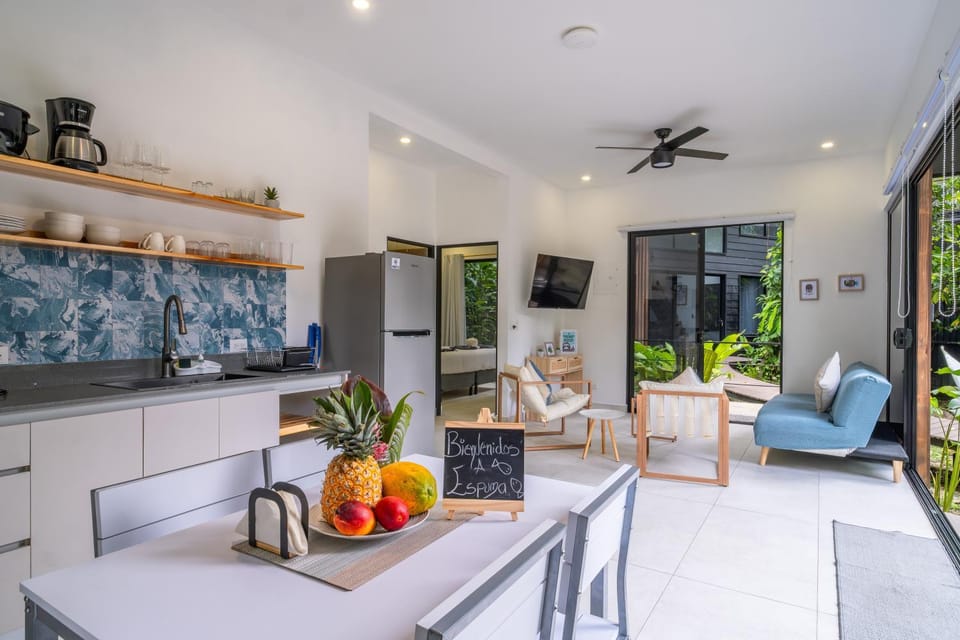 Property building, Kitchen or kitchenette, Living room, kitchen