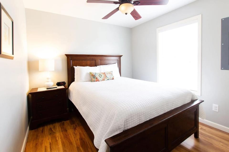 Mountain View Villa on Choice Ave - Steps to Downtown Apartment in Dahlonega