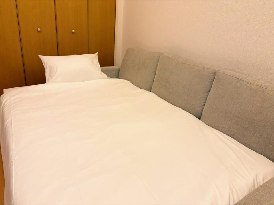 Calm Flat Hiyoshi Apartment in Yokohama