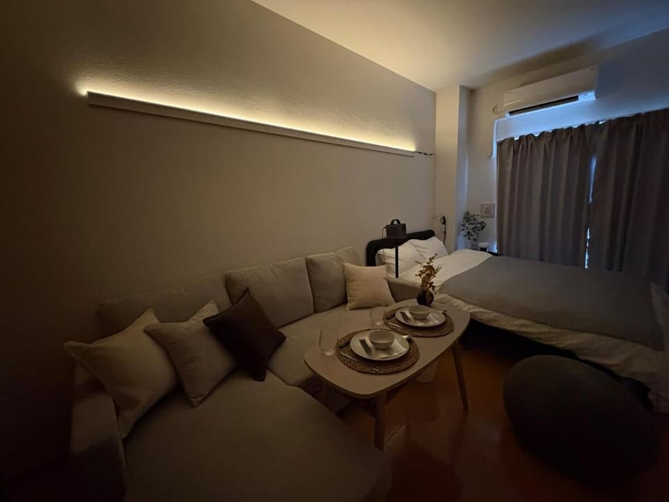 Calm Flat Hiyoshi Apartment in Yokohama