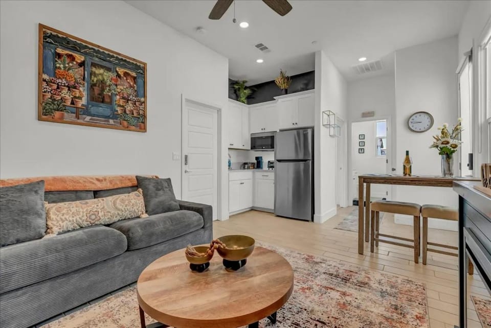Peaceful Guest Casita with Private Entrance and No Cleaning Fee Apartment in Hanford